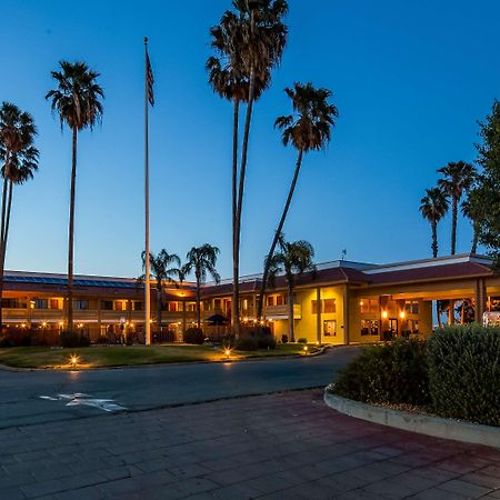 Best Western Apricot Inn Chaney Ranch Экстерьер фото