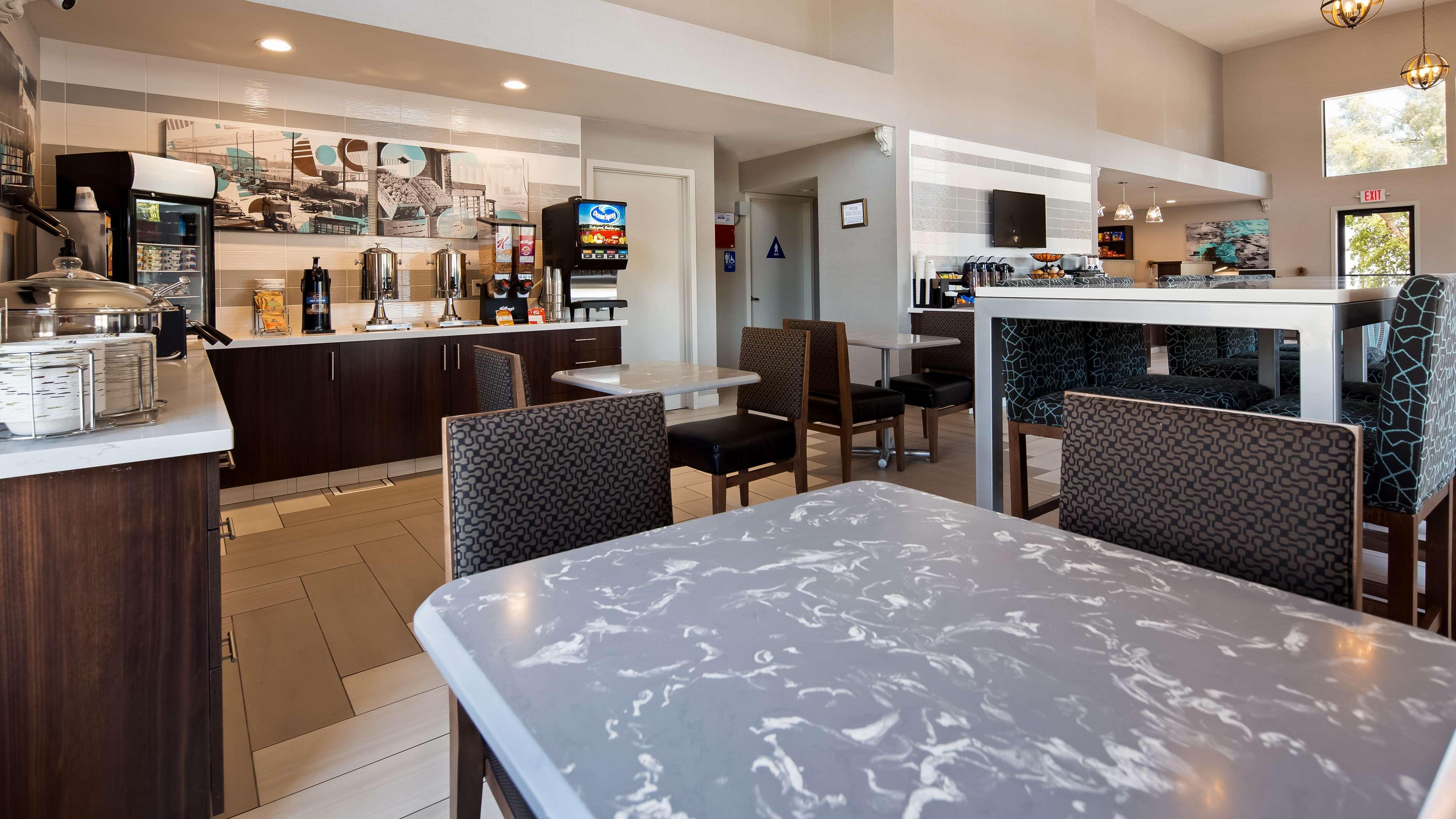 Best Western Apricot Inn Chaney Ranch Экстерьер фото