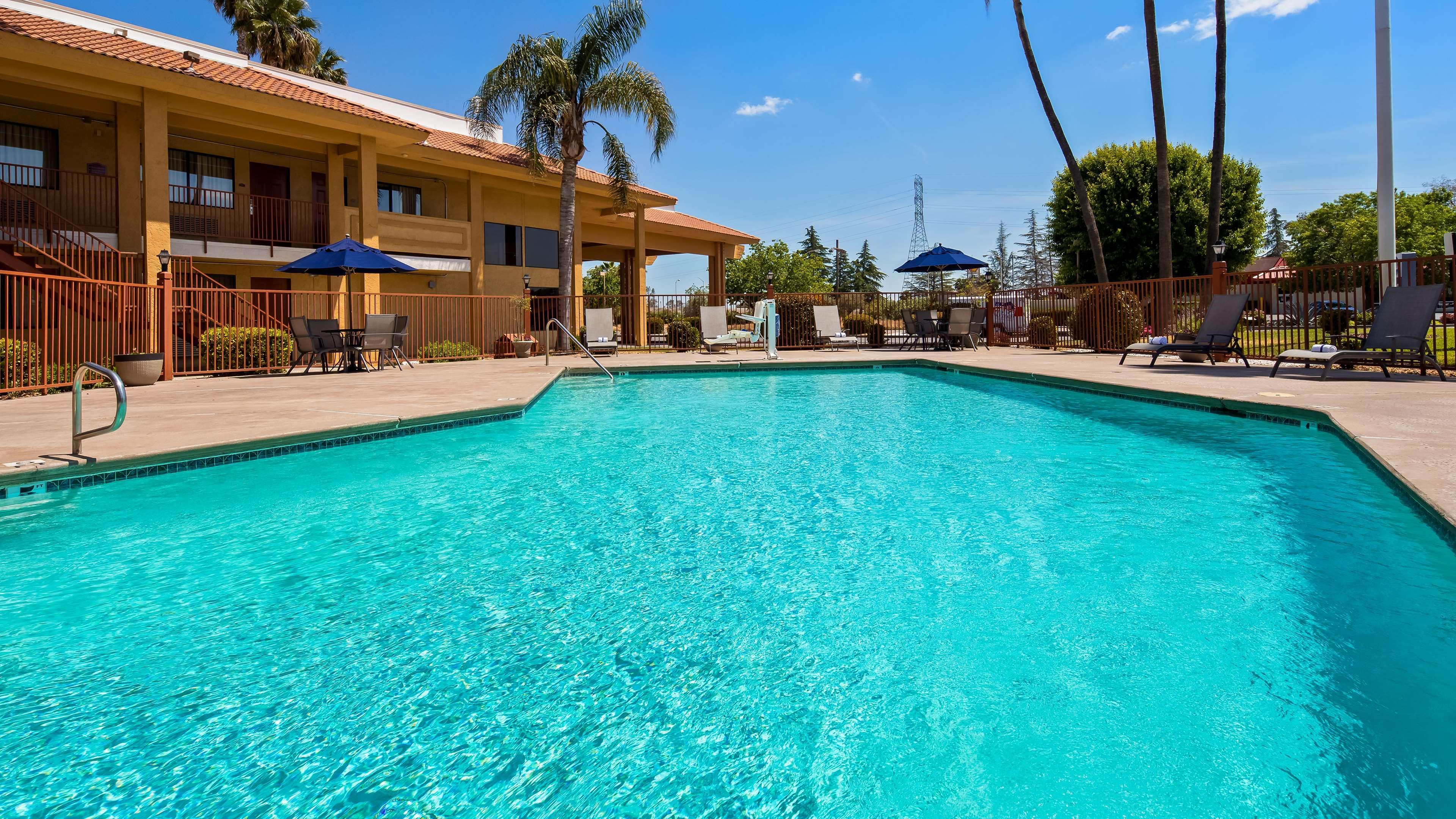 Best Western Apricot Inn Chaney Ranch Экстерьер фото