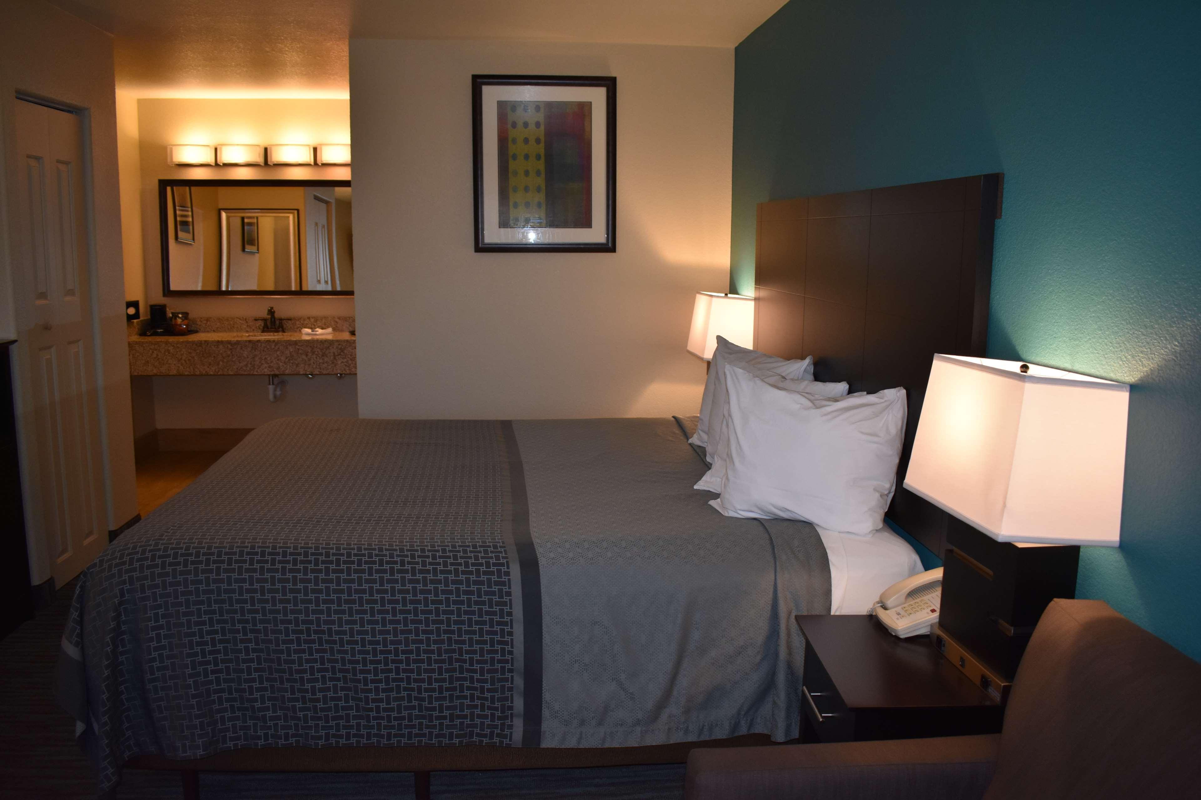Best Western Apricot Inn Chaney Ranch Экстерьер фото
